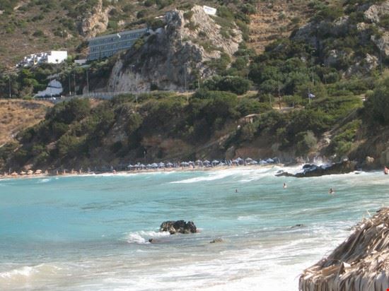 Agios Nikolaos è una delle più belle e selvagge dell'isola  