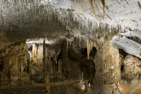 Postumia altra immagine dal percorso nella grotta  