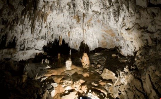 Postumia  altra immagine dal percorso nella grotta  