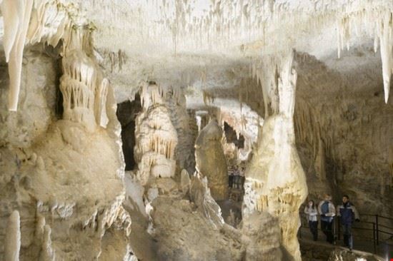 Postumia altra immagine dal percorso nella grotta  