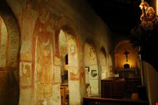 Interno affrescato di una chiesa