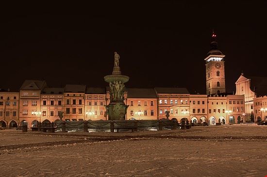 Ceské Budejovice un'altra emozionante immagine della piazza del mercato di sera  