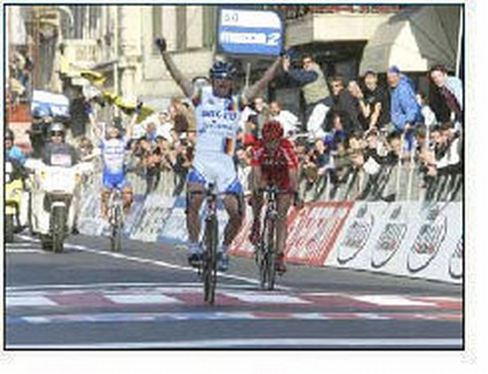arrivo della corsa in via roma