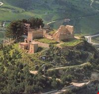 castello Eufemio, ruderi. castello Eufemio, ruderi.