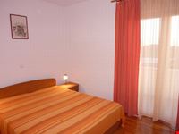 apartment zuti hvar