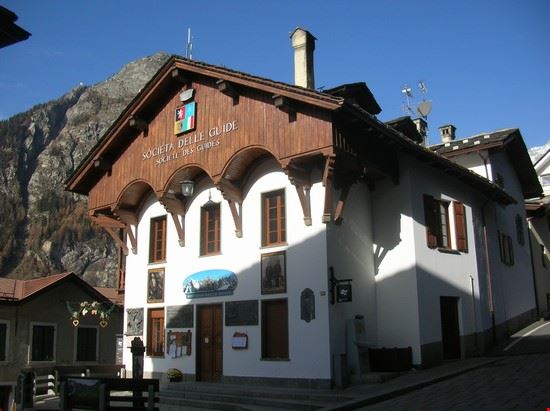  Courmayeur  