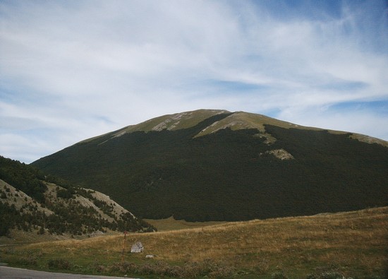 sullo sfondo serra del prete