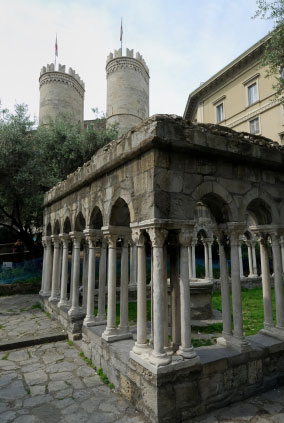 Porta Soprana e il Chiostro di Sant'Andrea