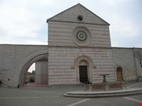 chiesa di santa chiara assisi