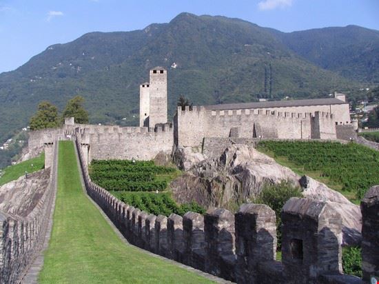 Bellinzona il castello di Sasso Corbaro e' un'altra meraviglia delle alture di Bellinzona  