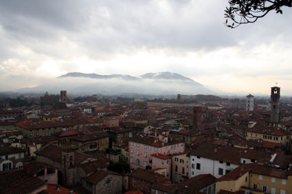 Lucca vista dalla Torre dei Giunigi