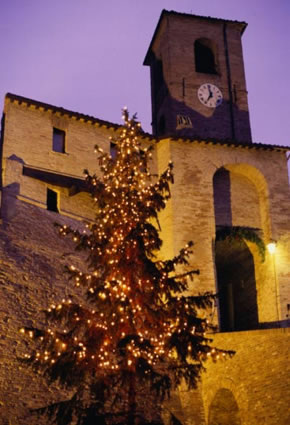 Torre con orologio