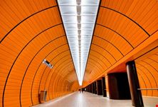 La linea U-Bahn Marienplatz nella piazza omonima a Monaco