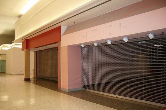  Vacant stores in El Con Mall  