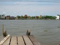 Ferrovia Maeklong