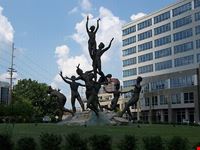 nashville musica statue in edgehill