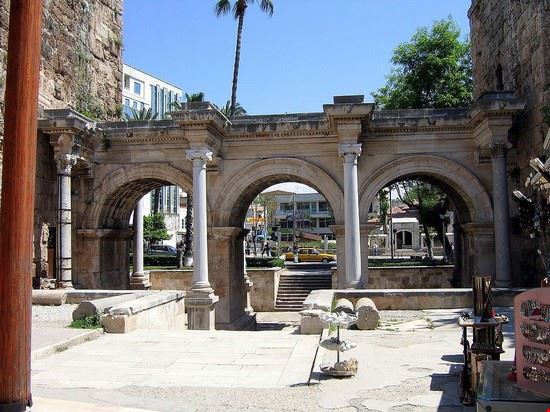 Porta di Adriano - levork - levork - CC BY-SA 2.0