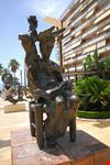 marbella statue von salvador dali in marbella