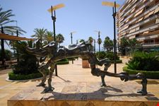 marbella skulptur von salvador dali