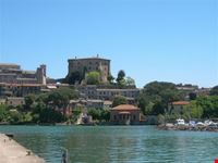 il castello dal lago