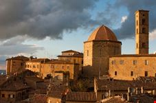 volterra volterra im sonnenuntergang