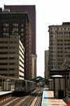 chicago chicago elevated zwischen wolkenkratzern