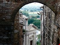 spello spellos gassen