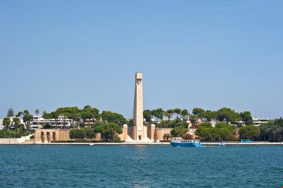  Brindisi bepsy - www.shutterstock.com bepsy