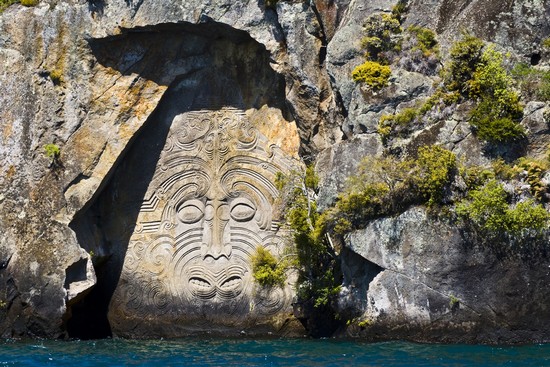 taupo petroglyphen am-im tauposee