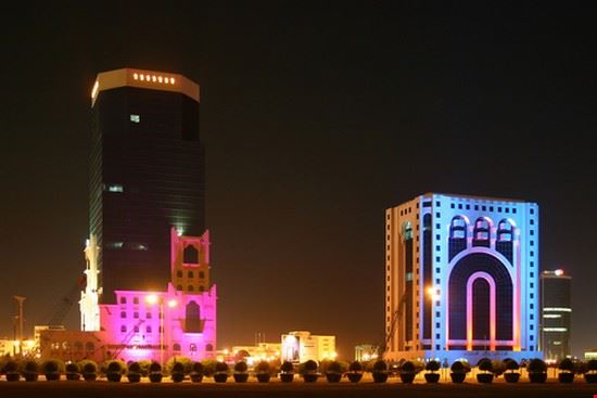  Doha 27328 - www.shutterstock.com 27328