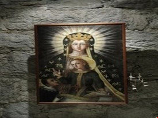  Quadro situato nella cappella , che si raggiunge scendendo le scale , del Santuario .  