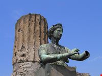pompei statue in pompei