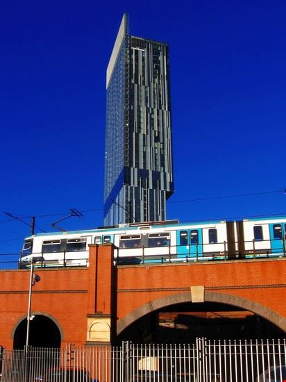  Manchester Samot - www.shutterstock.com Samot