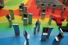 Atrio centrale, pc per consultazione
