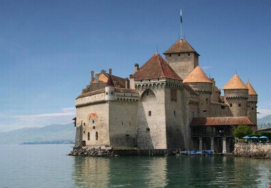  Montreux 10316581 - www.shutterstock.com 10316581