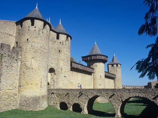  Carcassonne AISPIX - www.shutterstock.com AISPIX