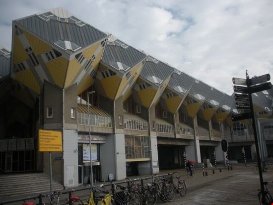  le case cubiche,in pieno centro citta, progettate tra il 1978 e il 1984 dall'architetto olandese Piet Blom, da non perdere se ci si trova nelle vicinanze  