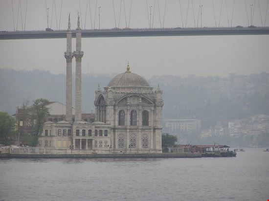Ortakoy Moschea di Bezmi-Alem-Valide  
