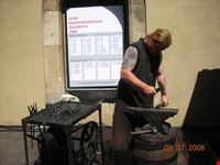 Fabbro al lavoro