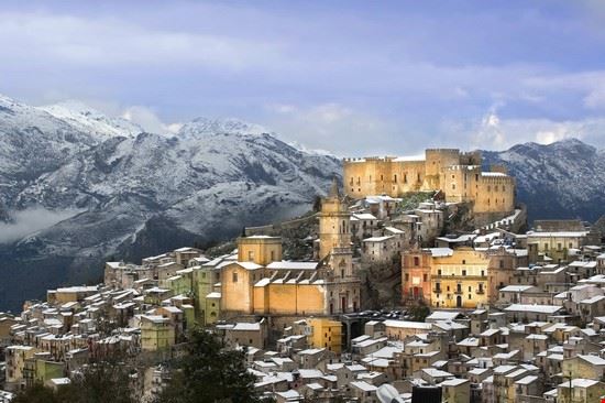 Castello di Caccamo Dopo una discreta nevicata il paese si presentava così  