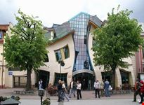 sopot the crooked house in sopot