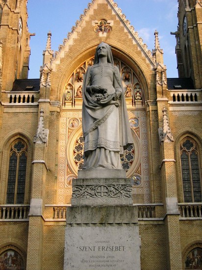 Chiesa di Santa Elisabetta Statua