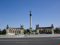 Piazza degli Eroi