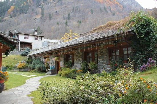  Una delle case di Alagna Valsesia  