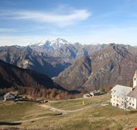 Chiesetta sull'Alpe Mera Chiesetta sull'Alpe Mera