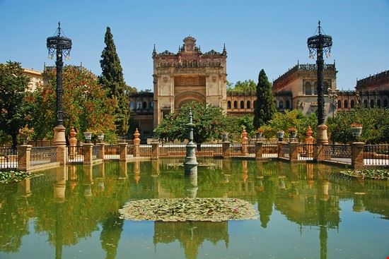  Seville Ashiga - www.shutterstock.com Ashiga