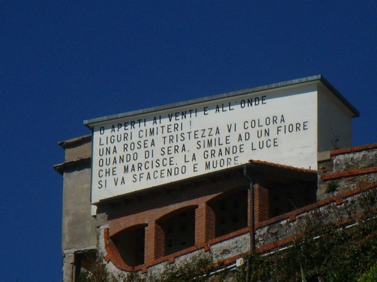 Scritta al cimitero...