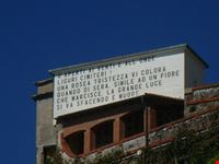 Scritta al cimitero...
