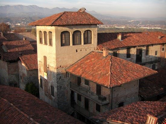 Ricetto  Veduta del Ricetto da una delle Torri perimetrali  