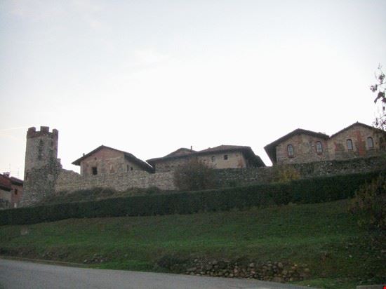  Lato sud del Ricetto di Candelo  